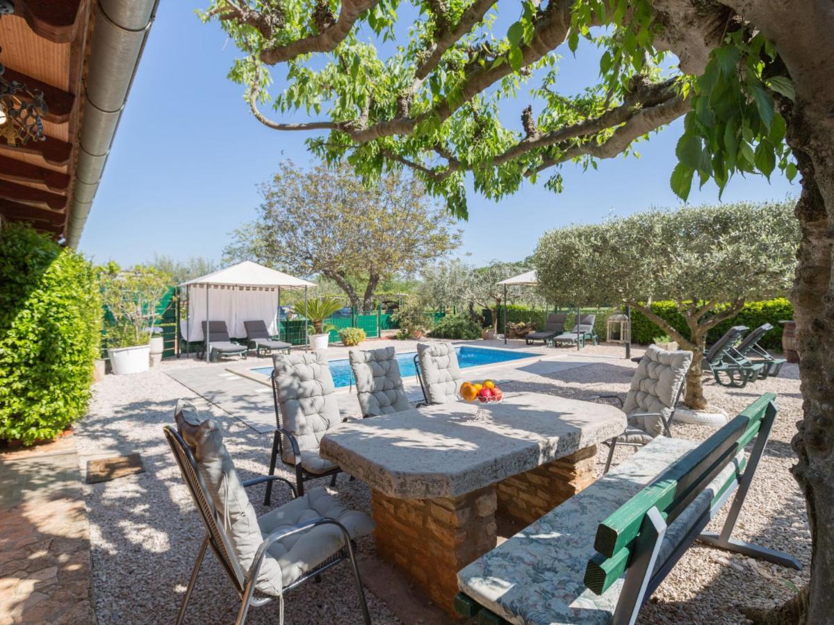 Holiday Home Villa Lucky Brtonigla Exterior foto